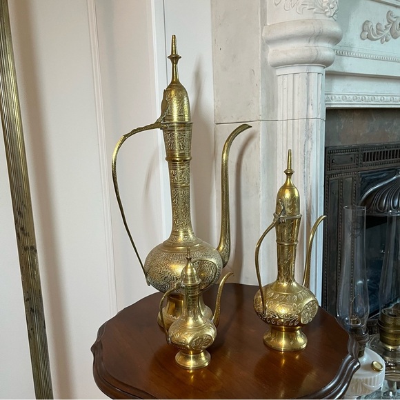 Etched BRASS tea pots. Vintage. LARGE IS 17”. Gorgeous! Set of three. See pics! - Picture 10 of 11